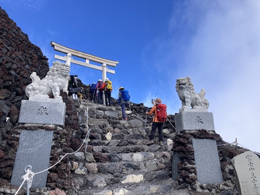 須走口登山道山頂付近.jpeg