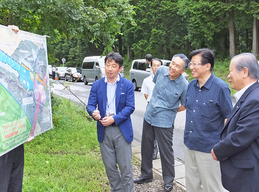 活動記録（静岡県知事が総合特区用地を視察2）.jpg