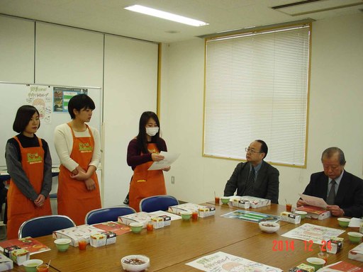 日本大学トマトスープ試食会.jpg