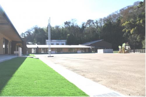 すがぬまこども園　園庭の写真