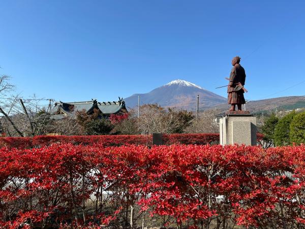 富士山を見守る伊奈半左衛門さん